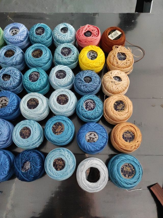 Lote 66 ovillos de hilo