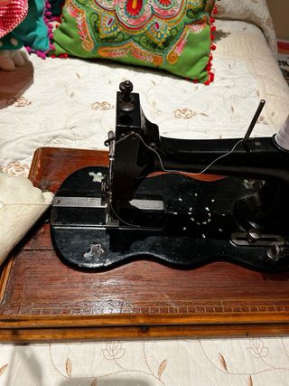 Maquina de coser muy antigua Singer