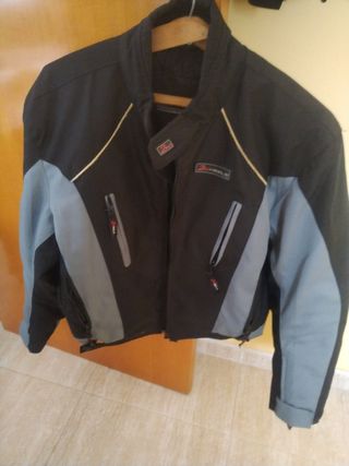 3 Chaquetas de moto