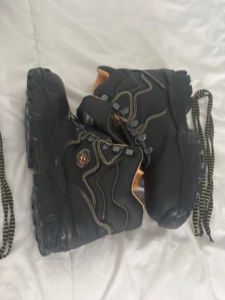 Zapatos de Proteccion COFRA / SIN USAR