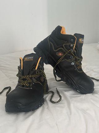 Zapatos de Proteccion COFRA / SIN USAR