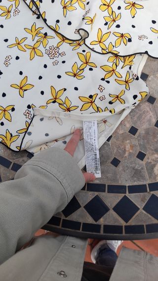 Blusa floreada Zara, talla M