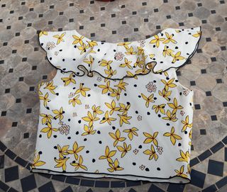 Blusa floreada Zara, talla M