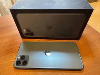 Iphone 11 Pro Max 64g verde noche + extras