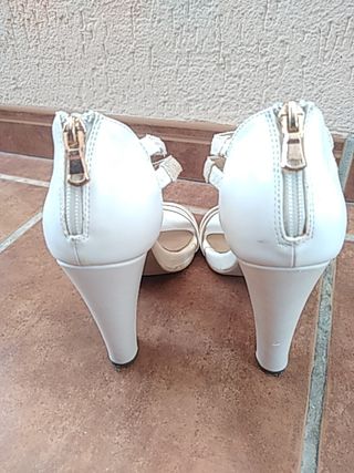 Sandalias con tacón