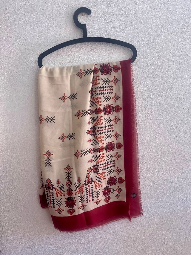 Pañuelo con bonito estampado Parfois