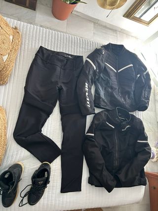 Chaquetas de moto pantalon y botas 