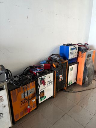 BATERIAS Y CARGADORES CARRETILLAS ELEVADORAS