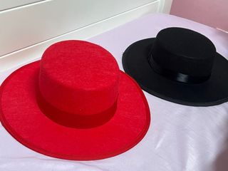 Sombrero cordobes rojo y negro