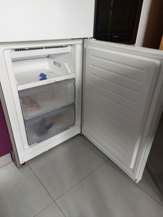 Nevera  combi No Frost blanco 176