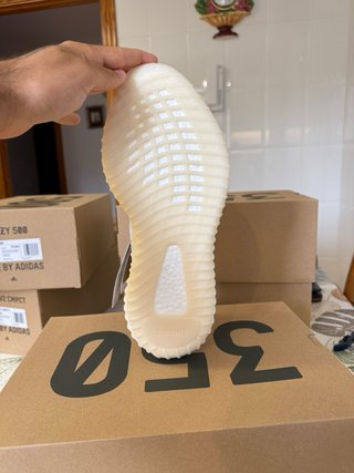 Yeezy Boost 350 v2 Bone