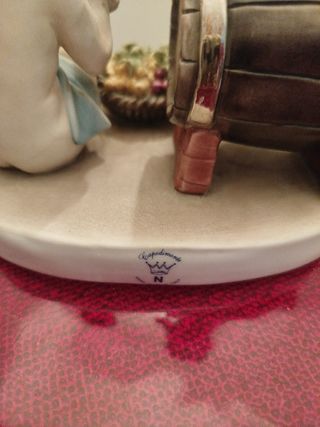 Capodimonte firmato Alparone