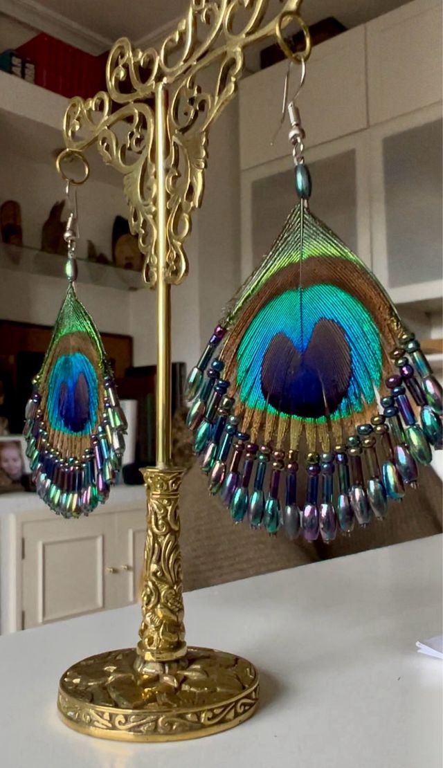 Pendientes plata Krishna pluma pavo real