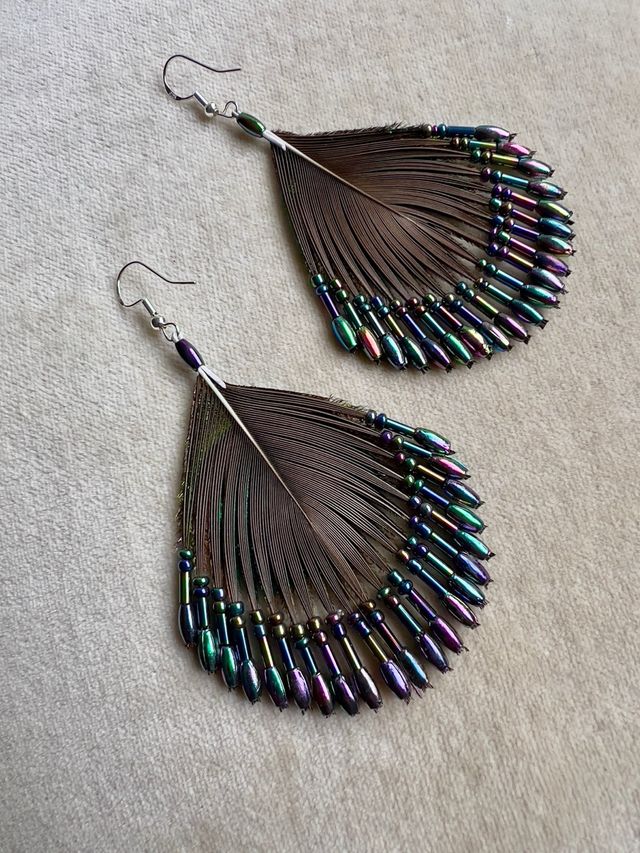 Pendientes plata Krishna pluma pavo real