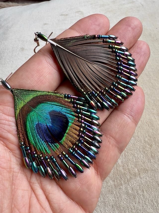 Pendientes plata Krishna pluma pavo real