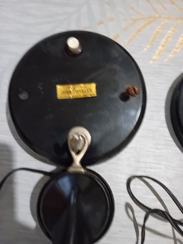 Tres teléfonos  muibiejos