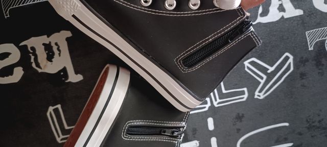 Zapatillas cuero negro 34. Nuevo