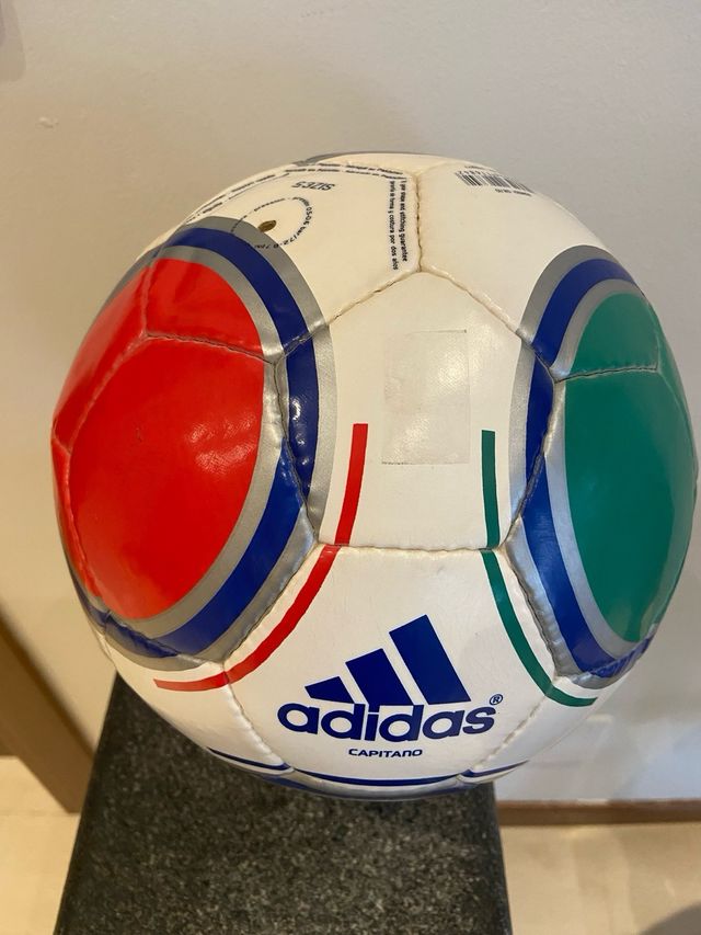 Pallone adidas italia