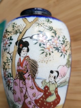 piccolo vaso giapponese dipinto a mano