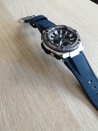 Reloj G-shock GST-W330AC-2AER con carga solar.