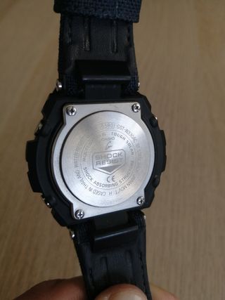 Reloj G-shock GST-W330AC-2AER con carga solar.
