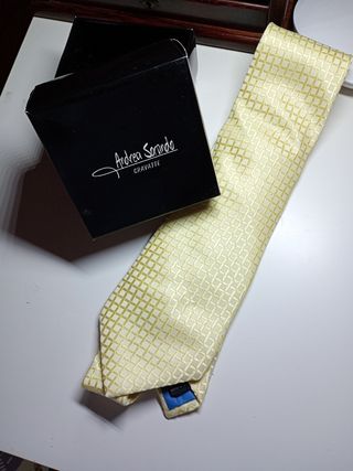 Corbata marca ANDREA SORANDO nueva poli