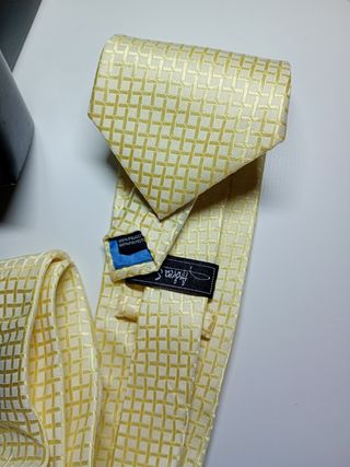 Corbata marca ANDREA SORANDO nueva poli