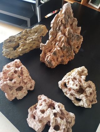 Piedras decorativas acuarios