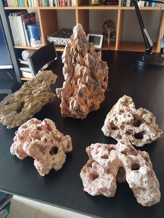 Piedras decorativas acuarios