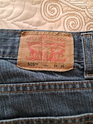 Levis 505 TM , W34, L28, Talla dificil .