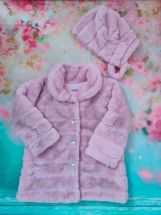 Abrigo y capota pelito Paloma de la O