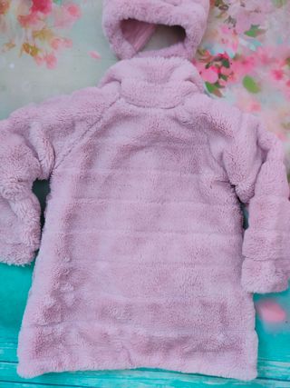 Abrigo y capota pelito Paloma de la O