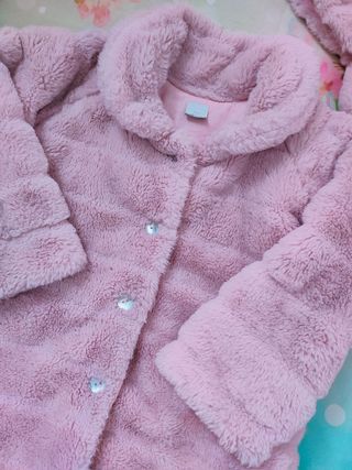 Abrigo y capota pelito Paloma de la O