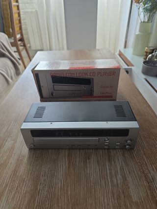 Radio con forma de vídeo CD