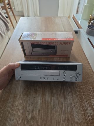 Radio con forma de vídeo CD