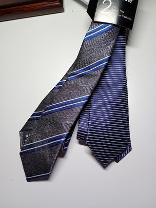 Corbatas nuevas marca CEDARWOOD poliéster