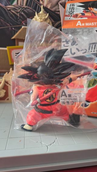 Figura Dragon Ball de Goku. Nueva, CON CAJA.