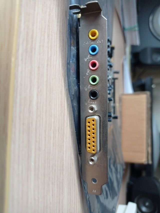 Tarjeta de sonido Sound Blaster CT4830