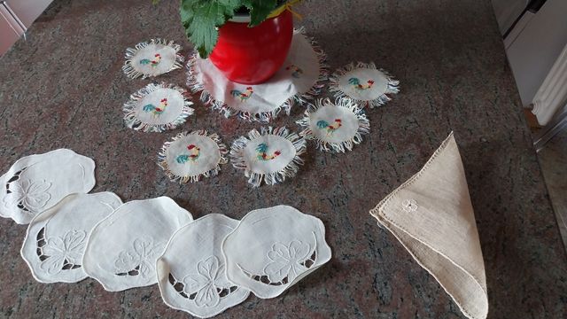 Centrino sottobicchieri a mano 13 pezzi