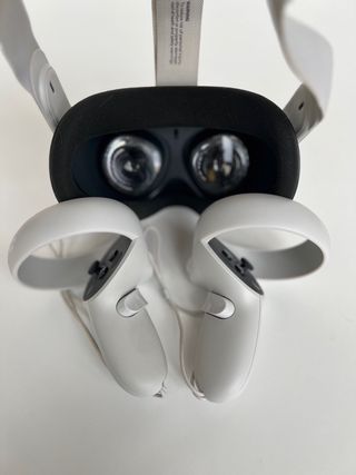 Oculus meta quest con funda y caja