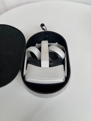 Oculus meta quest con funda y caja