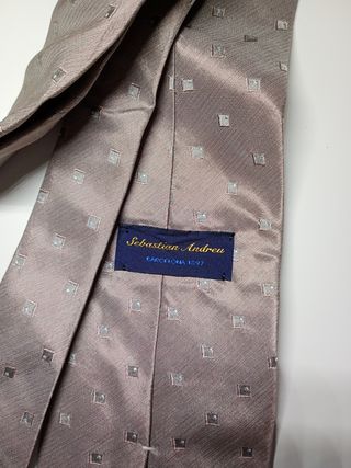Corbata de seda, usada, marca SEBASTIÁN ANDREU