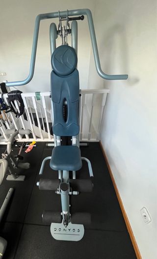 Maquina multifunción multiestaciones