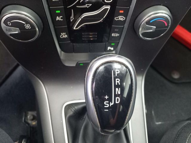 Volvo V40 1.5 T2 BLACK EDITION GEAR.GPF