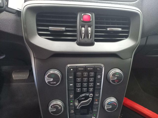 Volvo V40 1.5 T2 BLACK EDITION GEAR.GPF