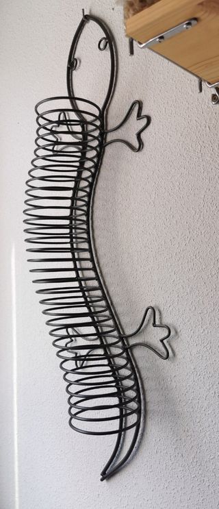 Lagartija torre porta CDs