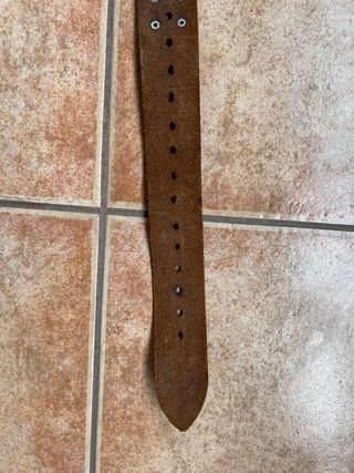 Cinturón cuero monedas céntimos.