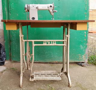 MÁQUINA DE COSER “ALFA”. AÑOS 60.
