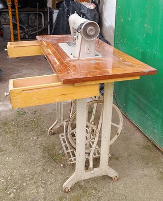 MÁQUINA DE COSER “ALFA”. AÑOS 60.