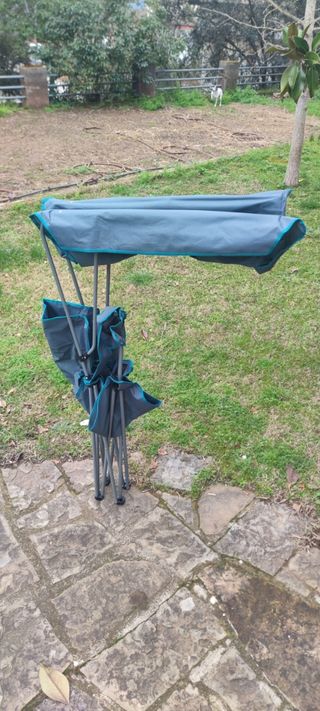 Silla plegable con sombrilla
